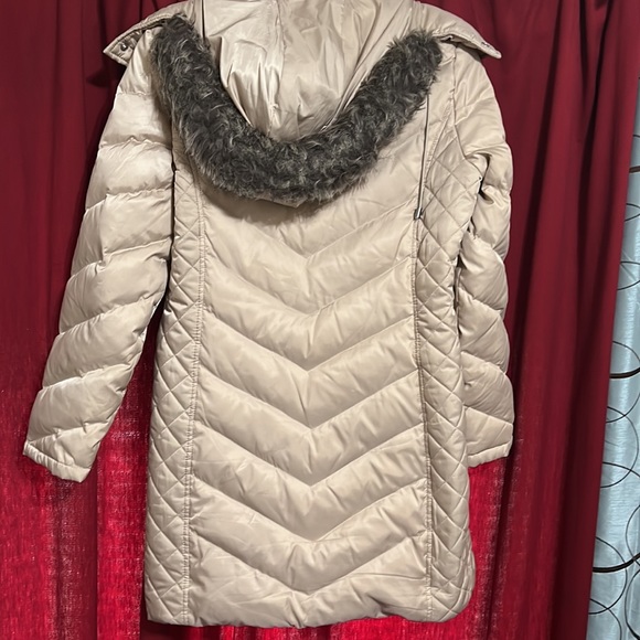 Kenneth Cole NWOT med - Picture 10 of 10